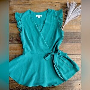 Monteau Peplum flutter sleeve Green blouse with a faux wrap and tie Femenine